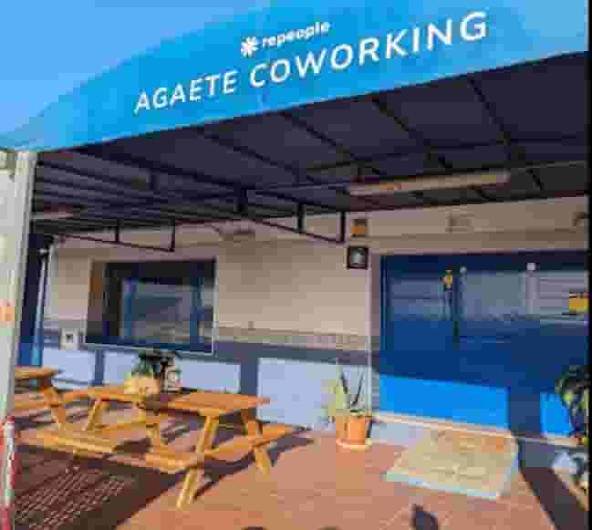 Coliving and Coworking by the Surf