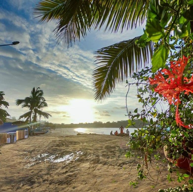 Mompiche (Ecuador) - Card Background Image