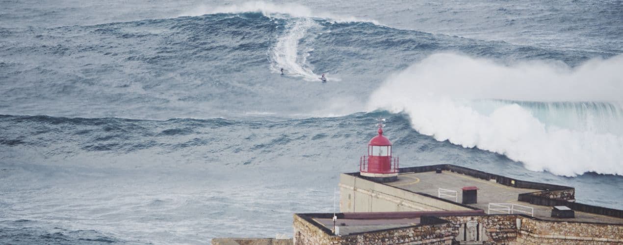 Nazaré (Portugal) - Card Background Image